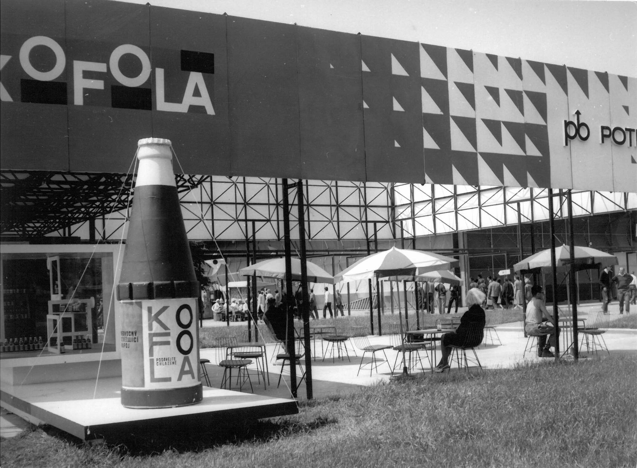 Milujeme ji, i když jí je šedesát