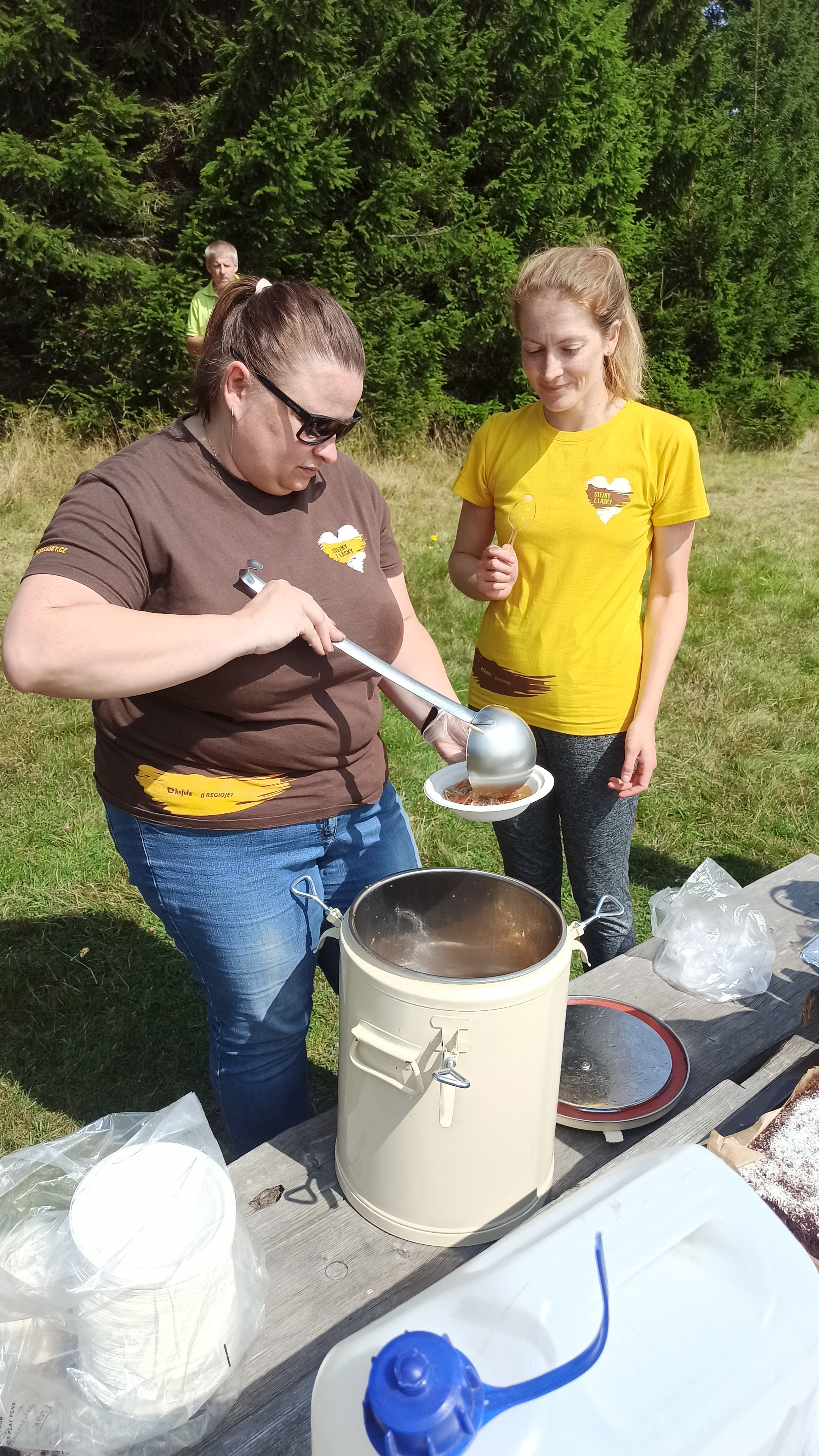 Stezky z lásky píší výjimečné příběhy: Od lávek na Smrku po přátelství vzniklá v dešti