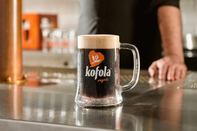 Pomalý příchod teplých měsíců oslabil nápojáře. Skupina Kofola potvrdila pokles tržeb, dařilo se Lerosu, UGU a v Adriaticu